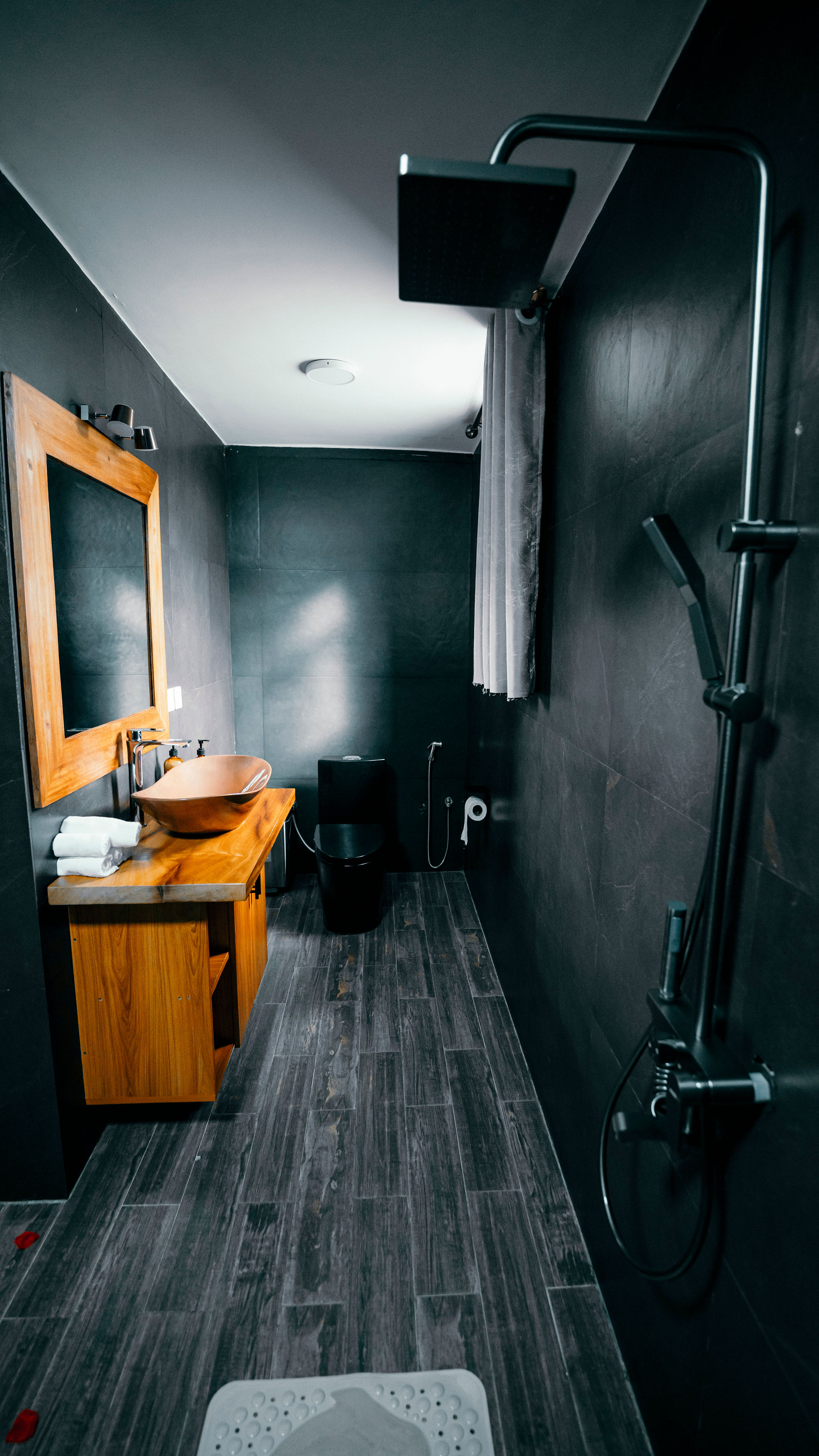 Poppy Bathroom